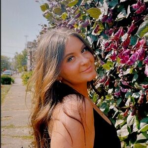 Meet your Posher, Jolie